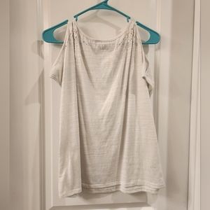 89th & Madison White Cold Shoulder Top